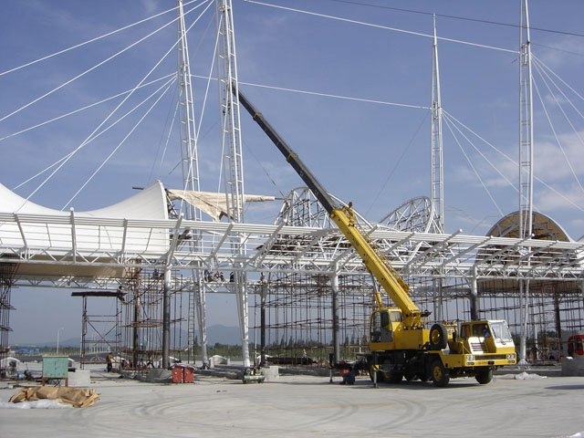 Giàn không gian liên kết hàn SS400, SS450.../ Space frame weldingSS400, SS450...